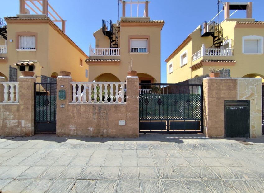 Resale - Villa - Torrevieja - Aguas nuevas