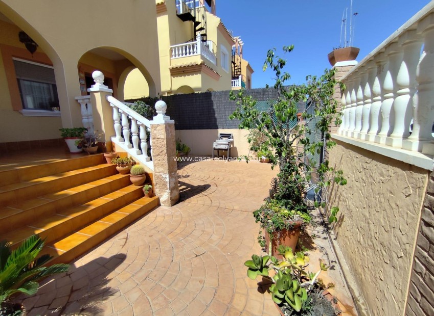 Resale - Villa - Torrevieja - Aguas nuevas