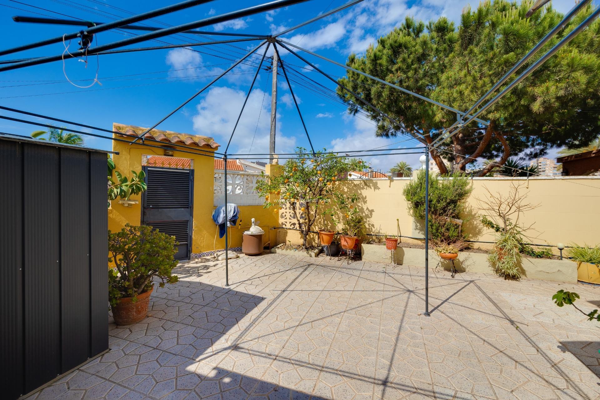 Resale - Villa - Torrevieja - Aguas nuevas