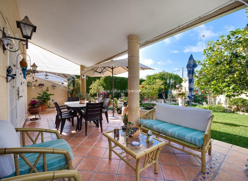 Resale - Villa - Torrevieja - Aguas nuevas