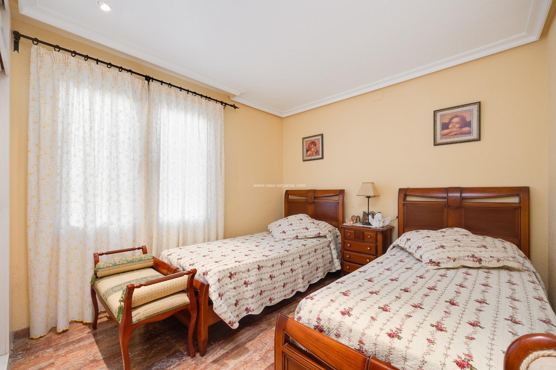 Resale - Villa - Torrevieja - Aguas nuevas