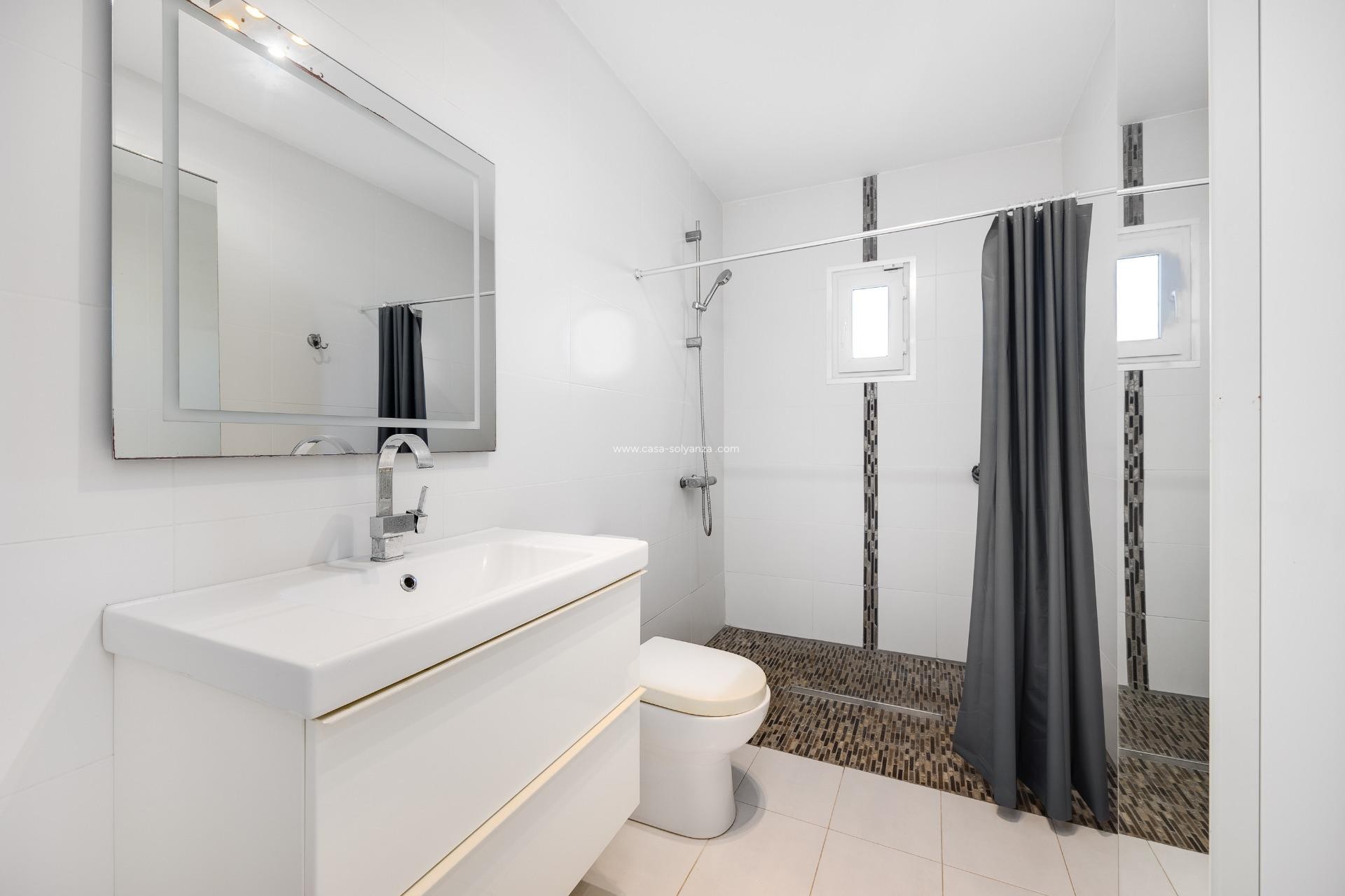 Resale - Villa - Torrevieja - Aguas nuevas