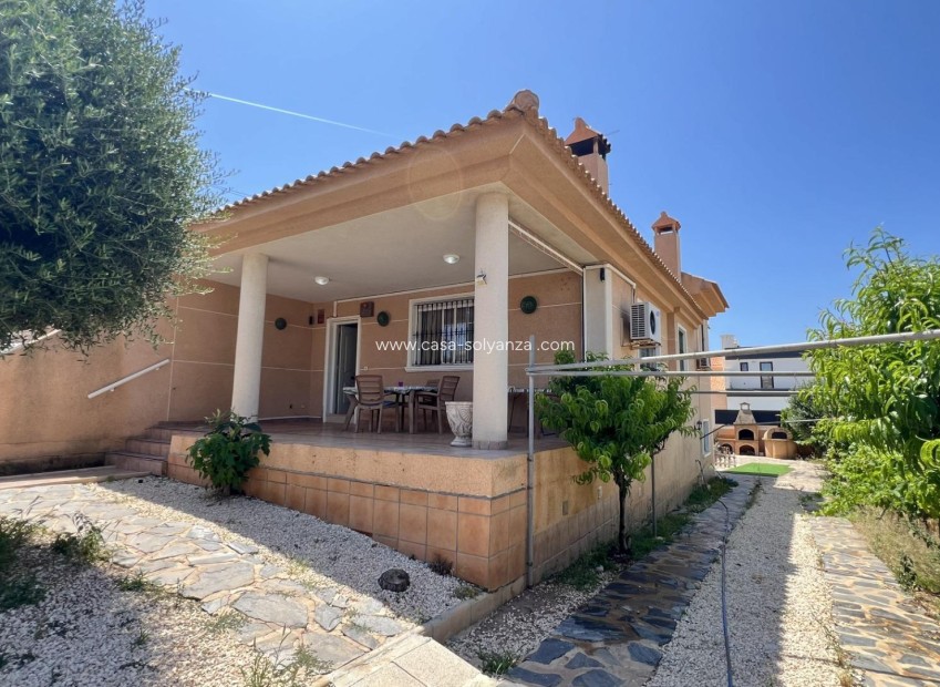 Resale - Villa - Torrevieja - Aguas nuevas