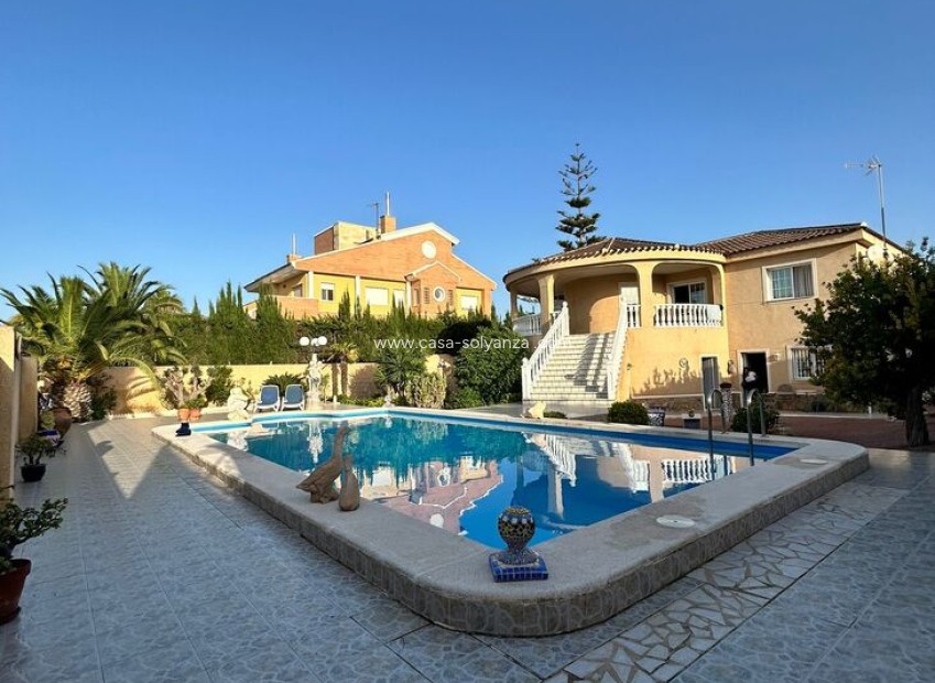 Resale - Villa - Torrevieja - Aguas nuevas