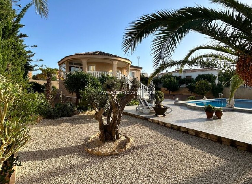 Resale - Villa - Torrevieja - Aguas nuevas