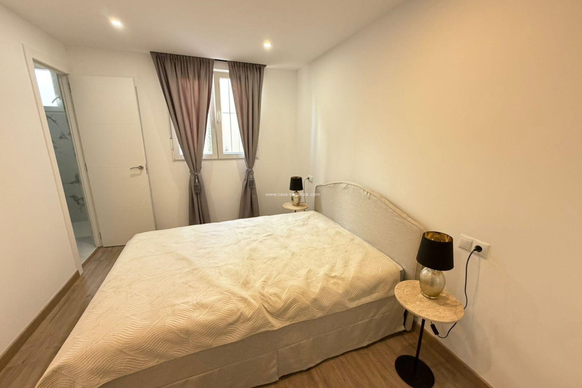 Resale - Villa - Torrevieja - Cabo cervera