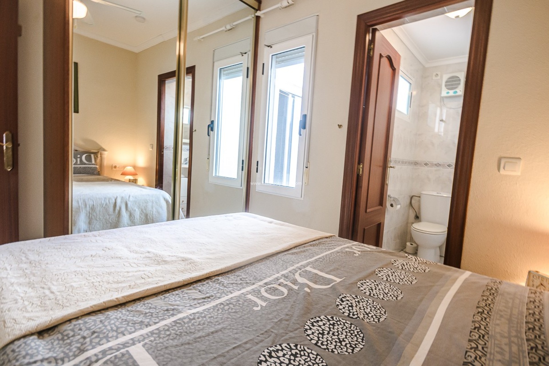 Resale - Villa - Torrevieja - Calas Blancas