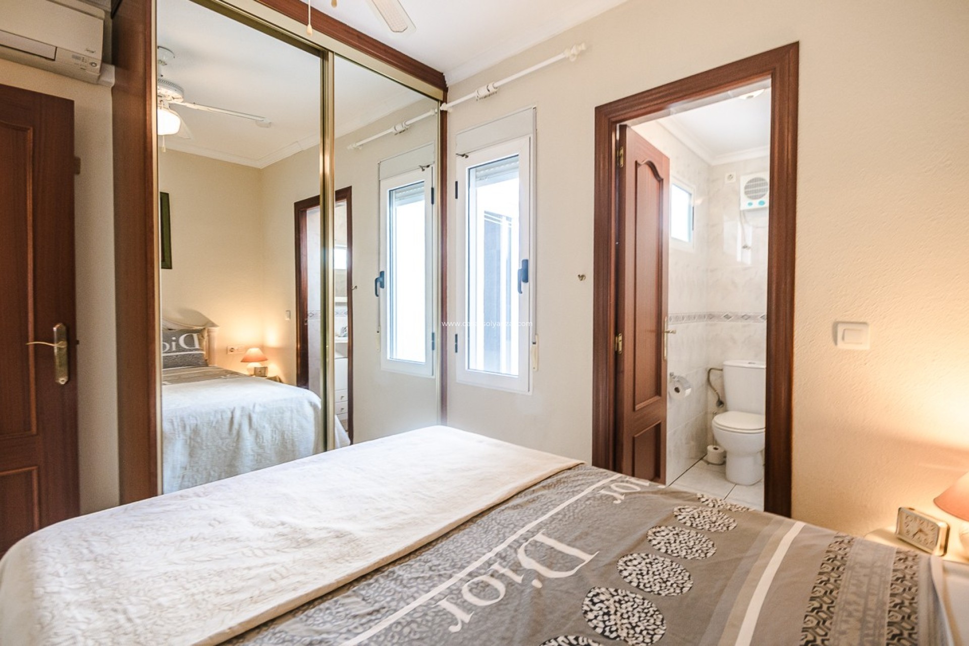 Resale - Villa - Torrevieja - Calas Blancas