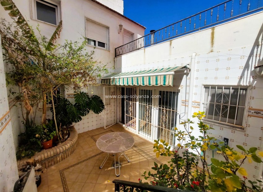 Resale - Villa - Torrevieja - Center