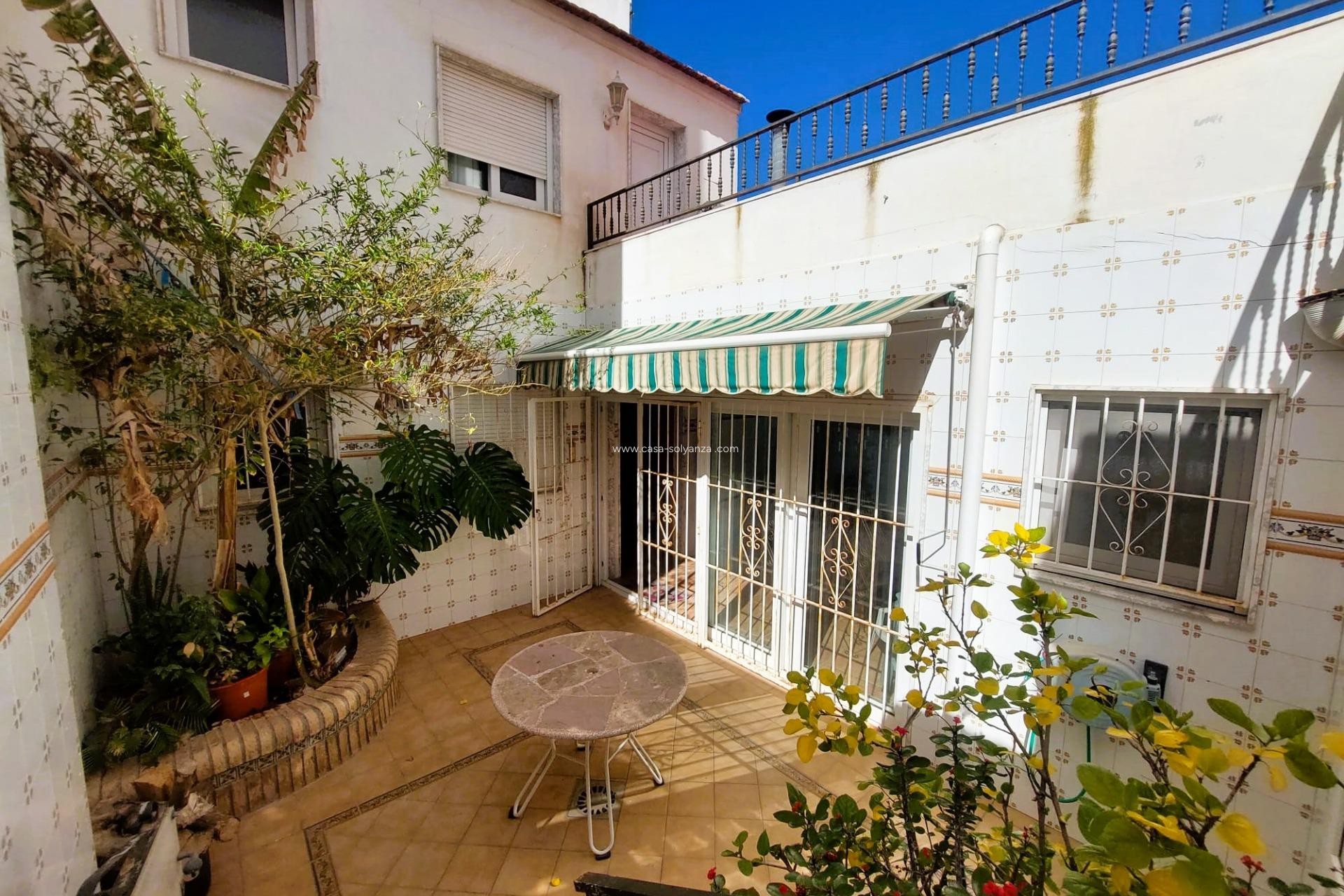 Resale - Villa - Torrevieja - Center