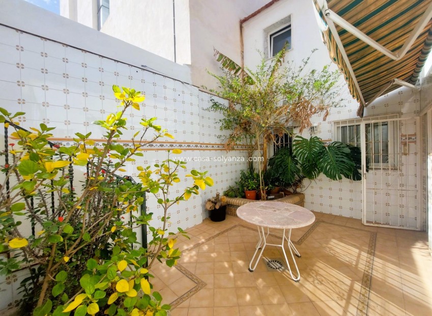 Resale - Villa - Torrevieja - Center