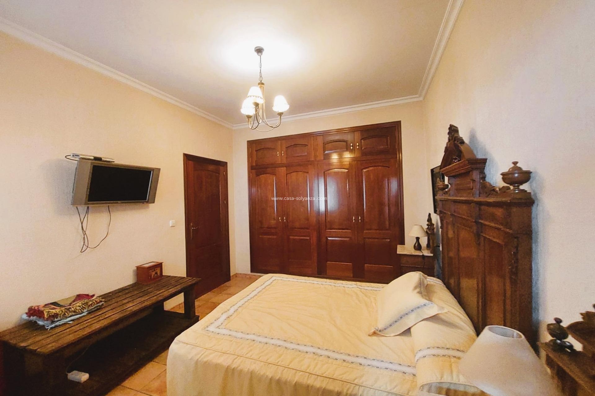 Resale - Villa - Torrevieja - Center