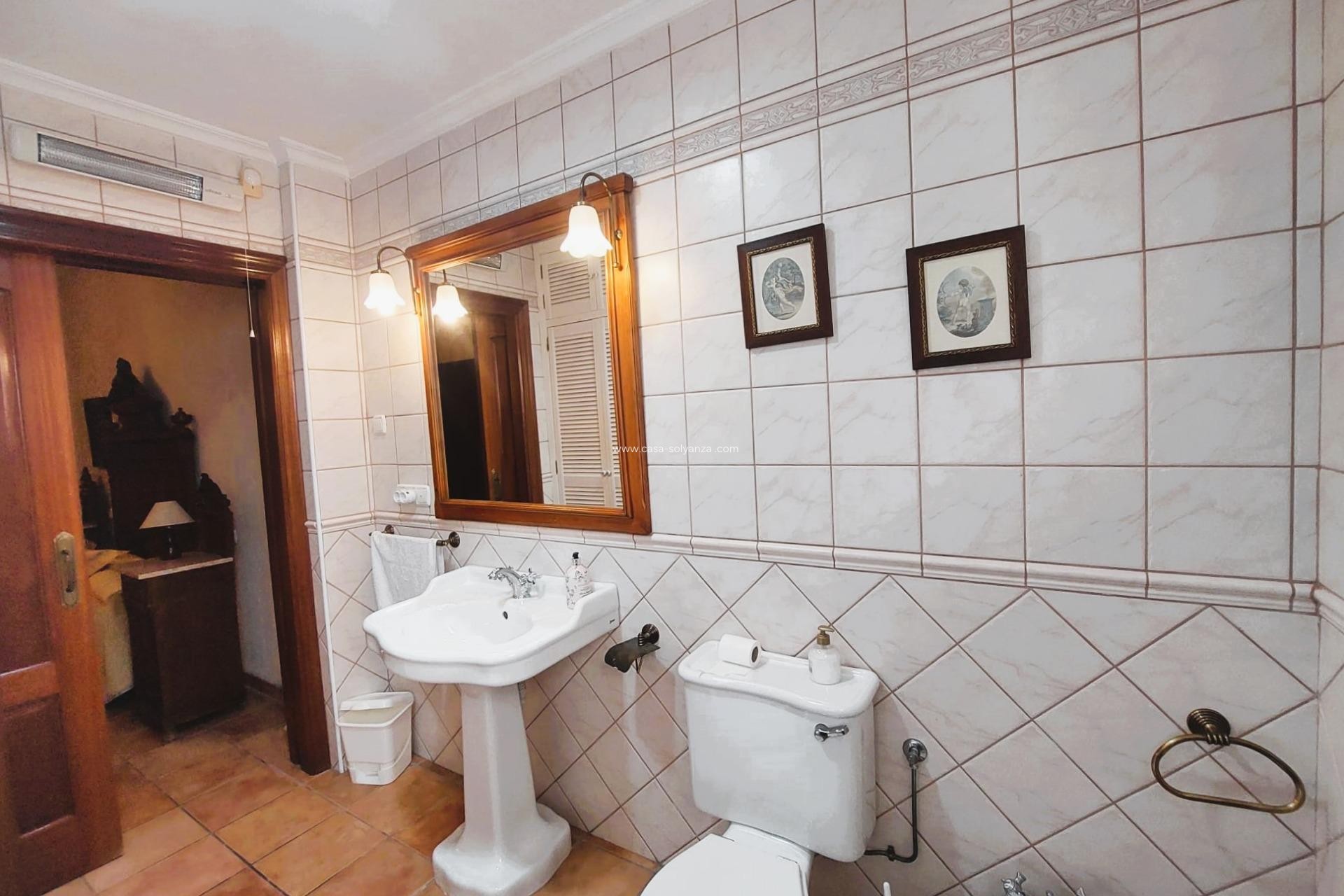 Resale - Villa - Torrevieja - Center