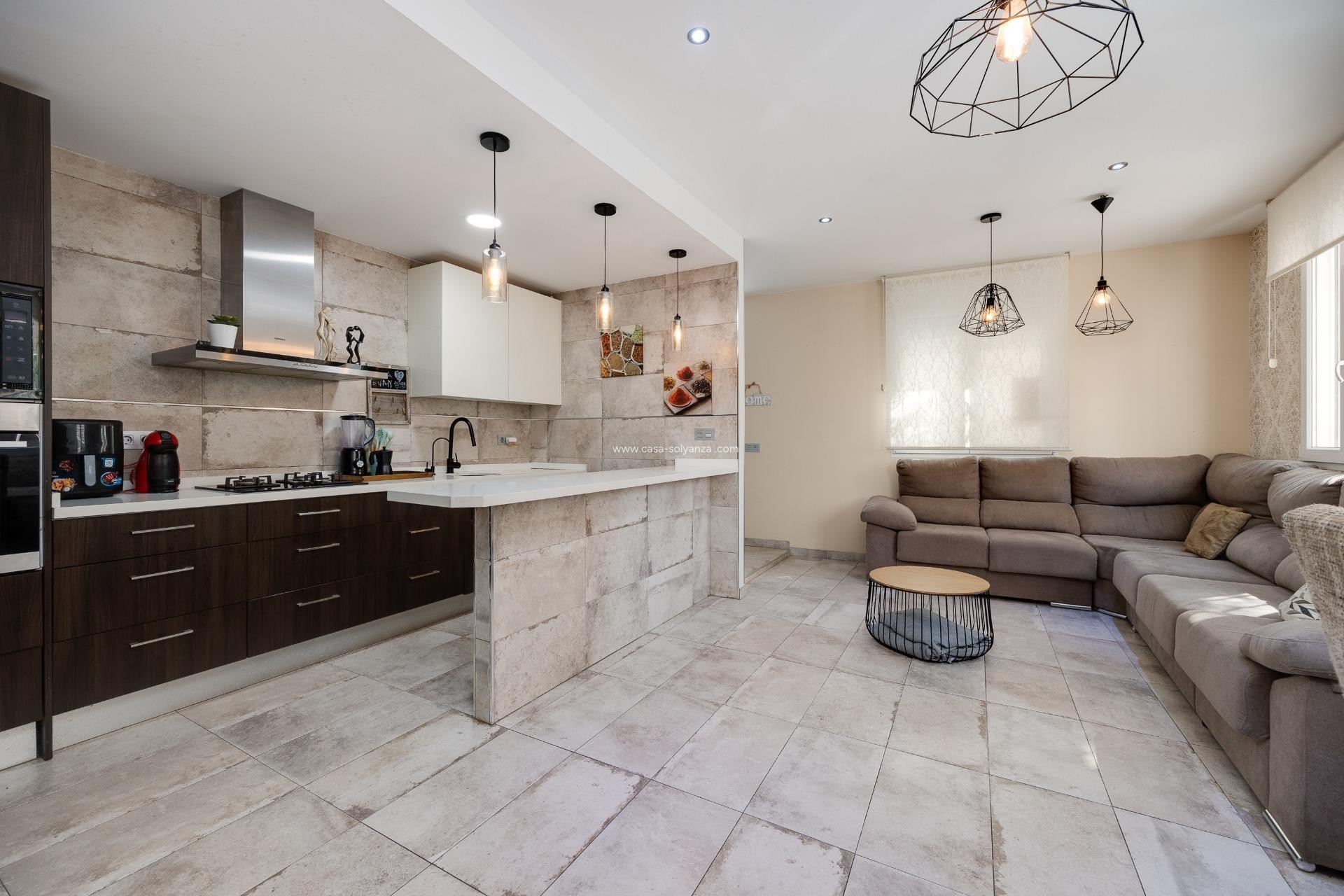 Resale - Villa - Torrevieja - Center