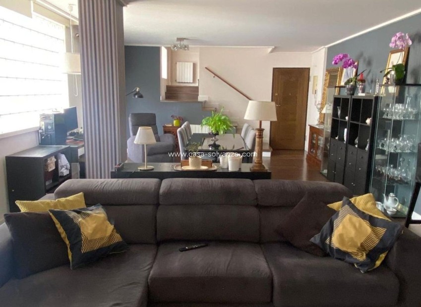 Resale - Villa - Torrevieja - Centro - Muelle Pesquero