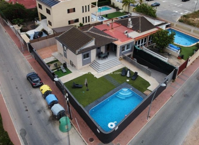 Resale - Villa - Torrevieja - Costa Blanca