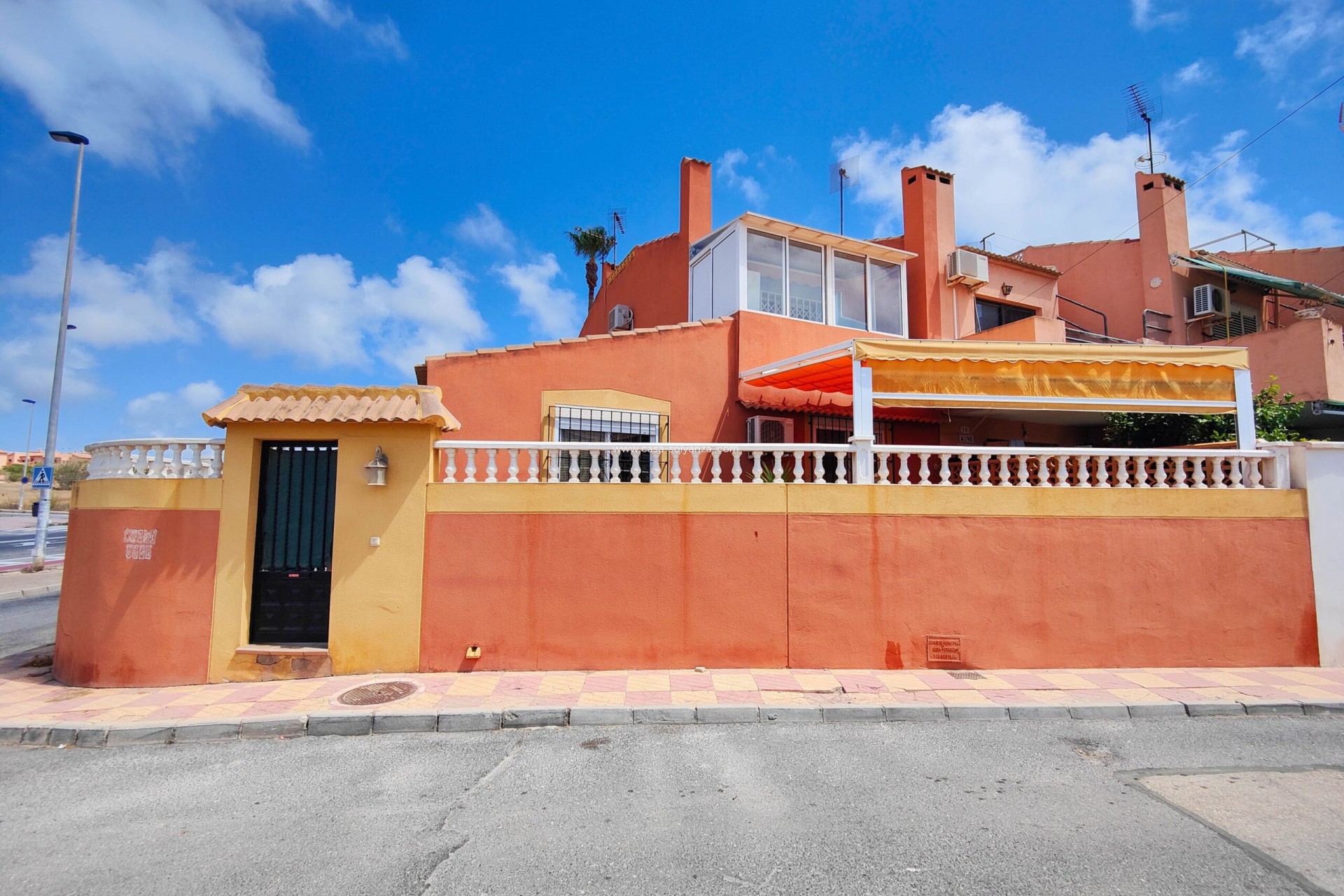 Resale - Villa - Torrevieja - Costa Blanca