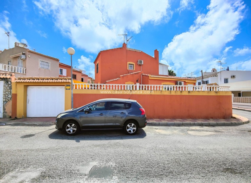 Resale - Villa - Torrevieja - Costa Blanca