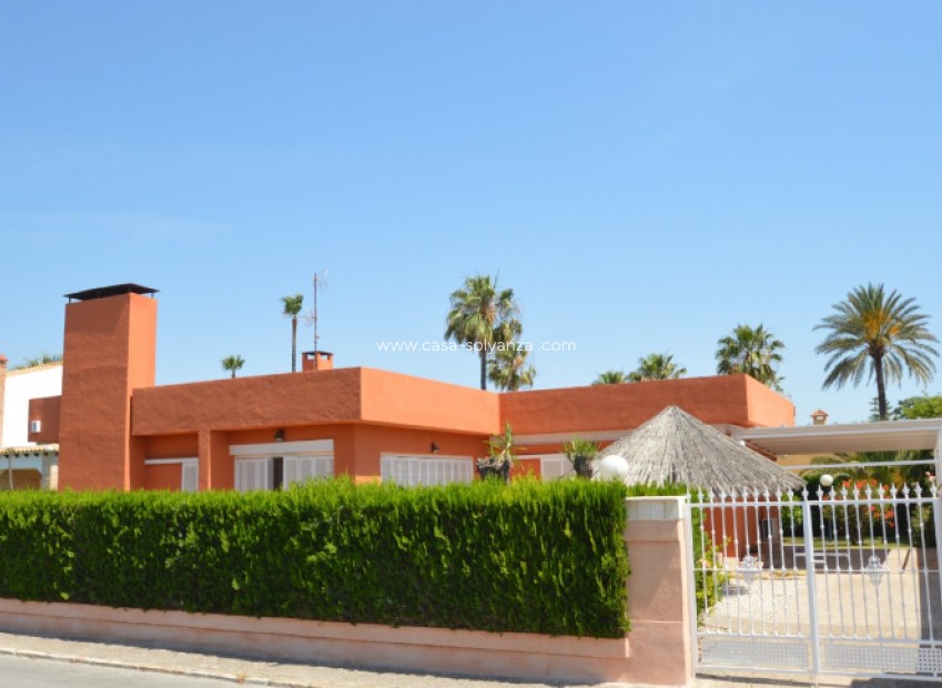 Resale - Villa - Torrevieja - Costa Blanca