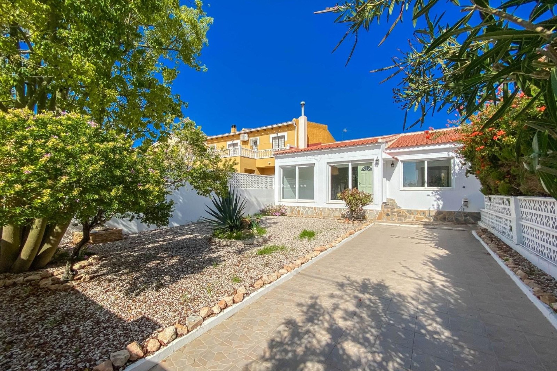 Resale - Villa - Torrevieja - Costa Blanca