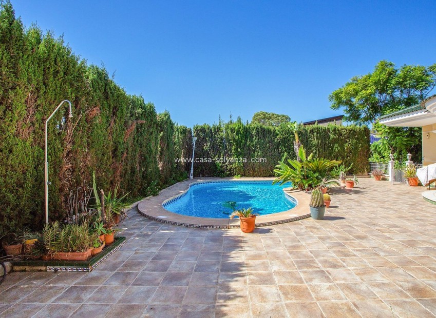 Resale - Villa - Torrevieja - Costa Blanca