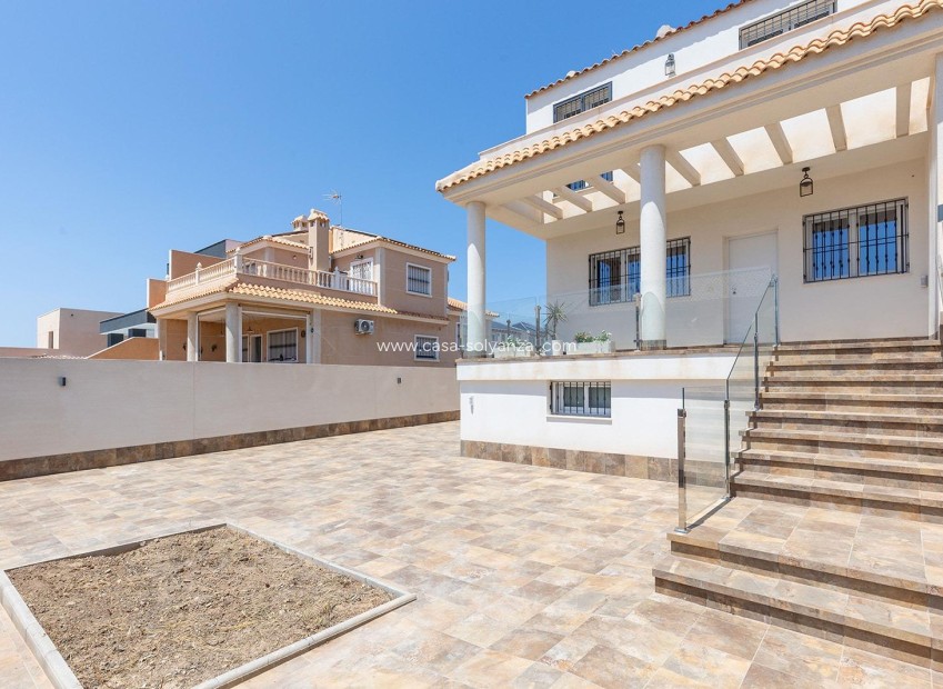 Resale - Villa - Torrevieja - Costa Blanca
