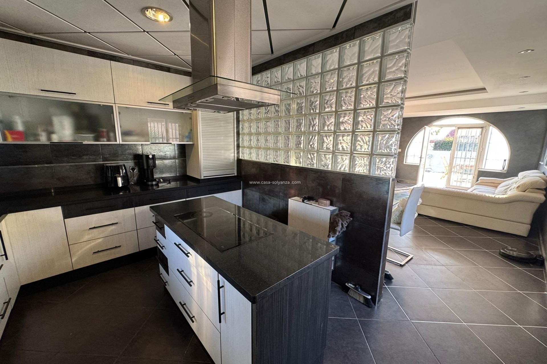 Resale - Villa - Torrevieja - Costa Blanca