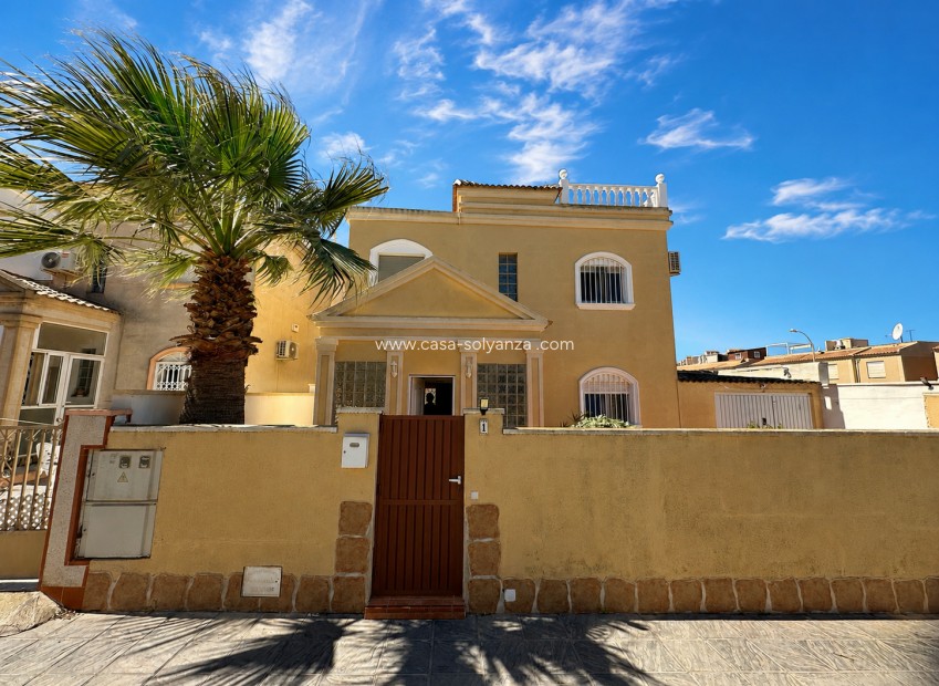 Resale - Villa - Torrevieja - Costa Blanca