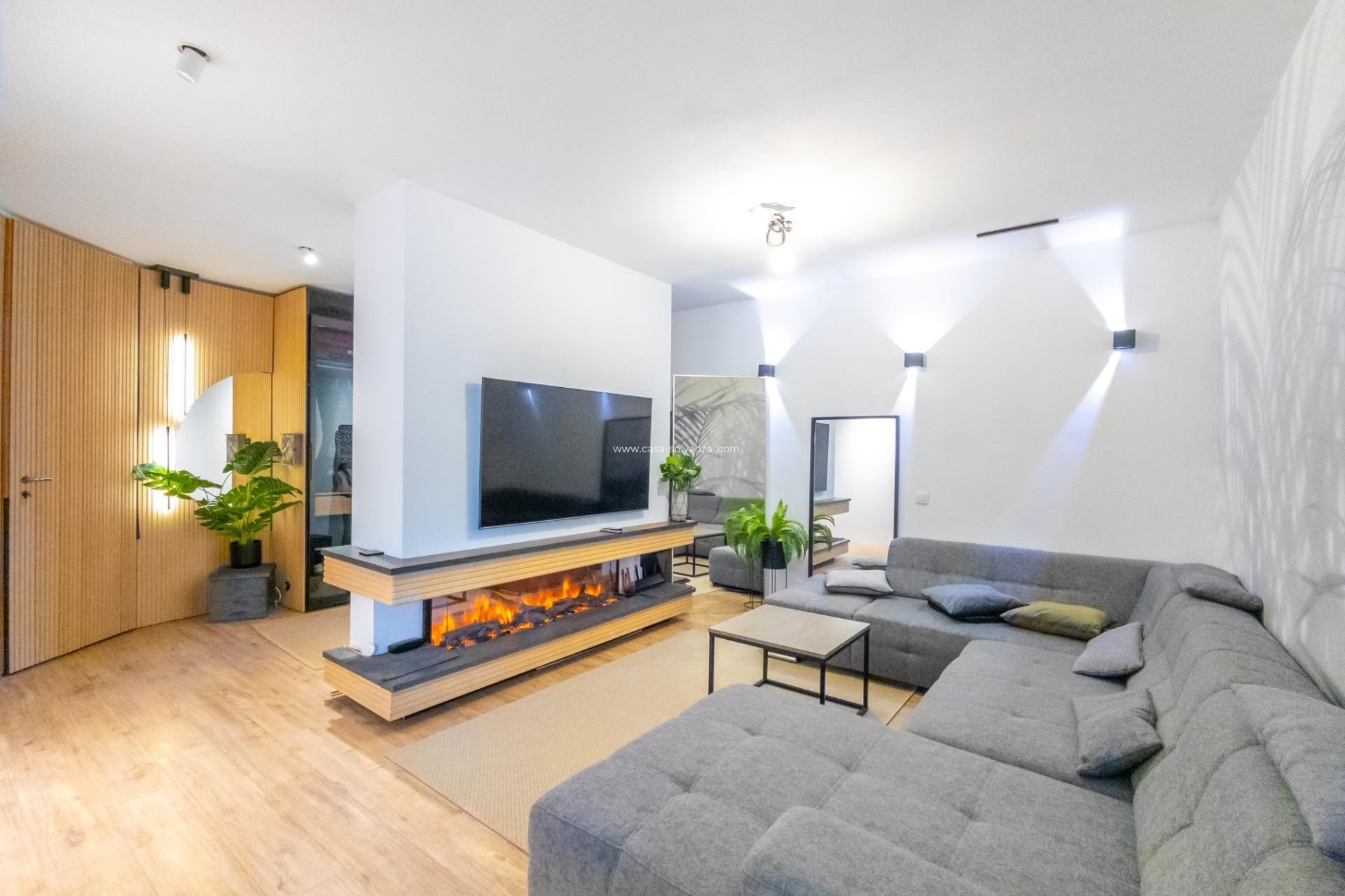 Resale - Villa - Torrevieja - El chaparral