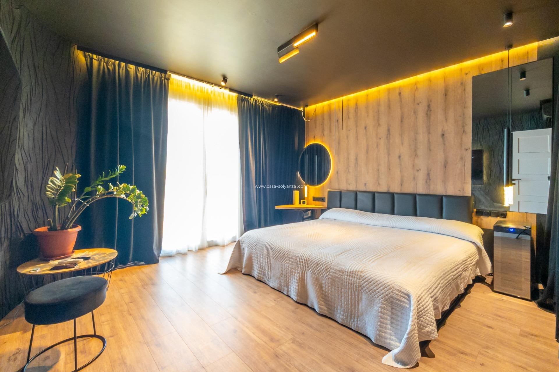 Resale - Villa - Torrevieja - El chaparral