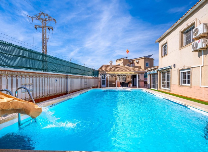 Resale - Villa - Torrevieja - El chaparral