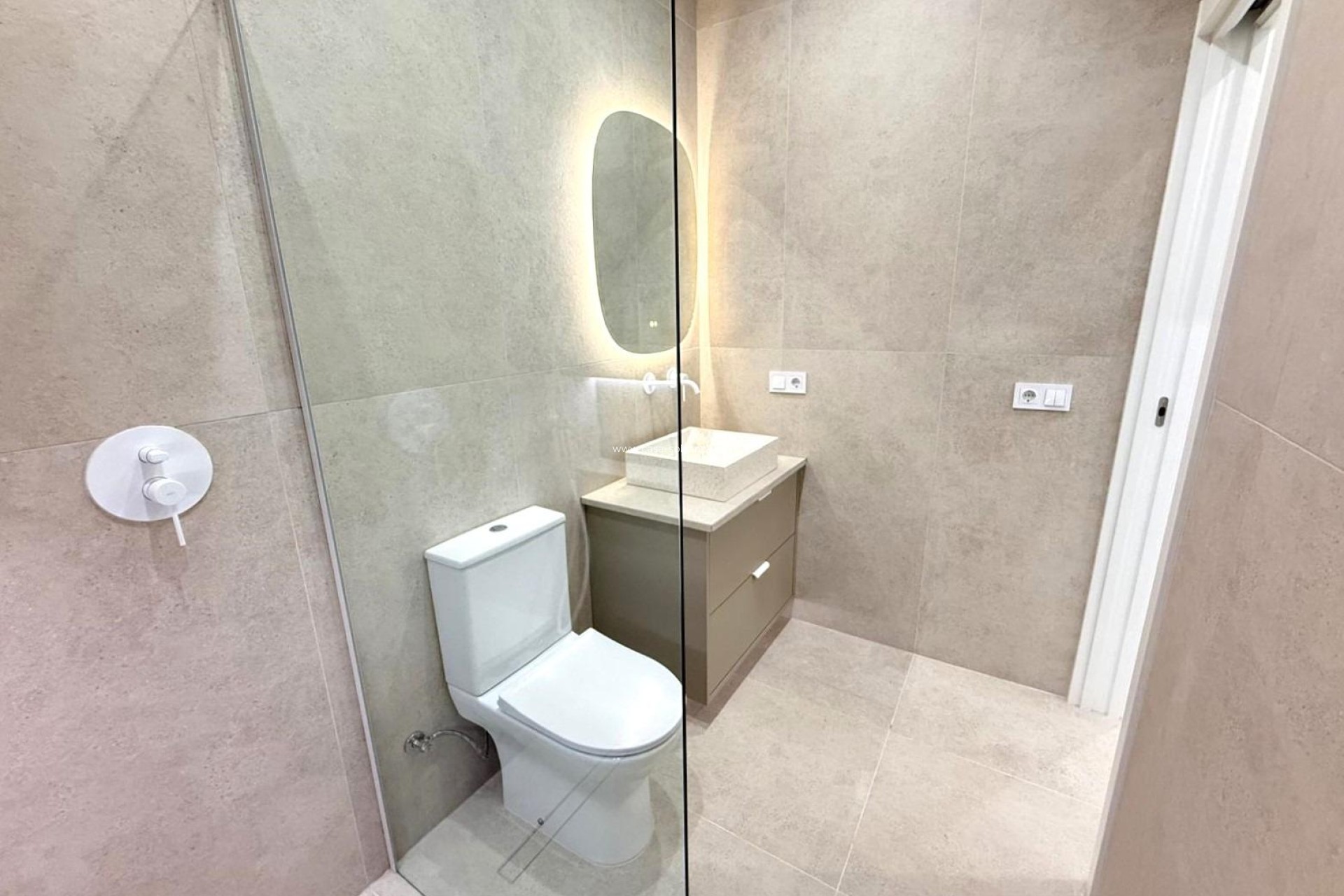 Resale - Villa - Torrevieja - El chaparral