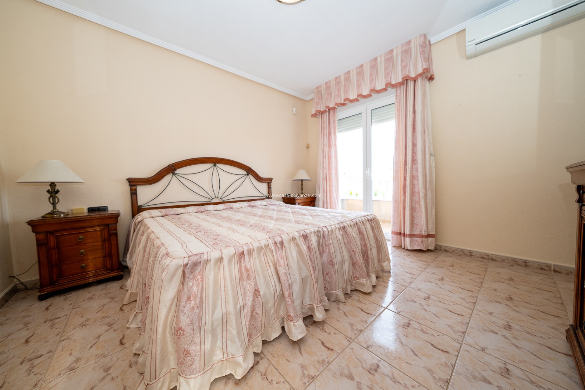 Resale - Villa - Torrevieja - El Chaparral