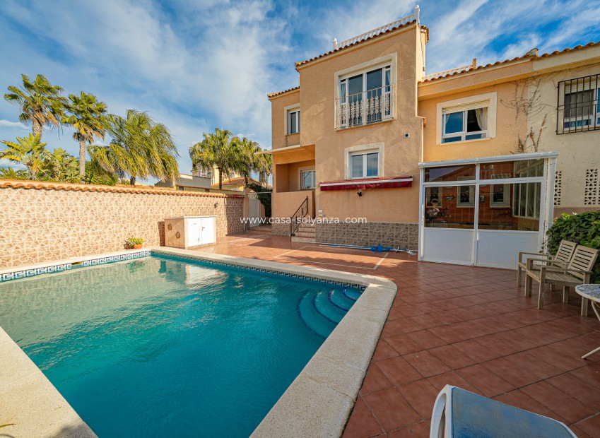 Resale - Villa - Torrevieja - El Chaparral