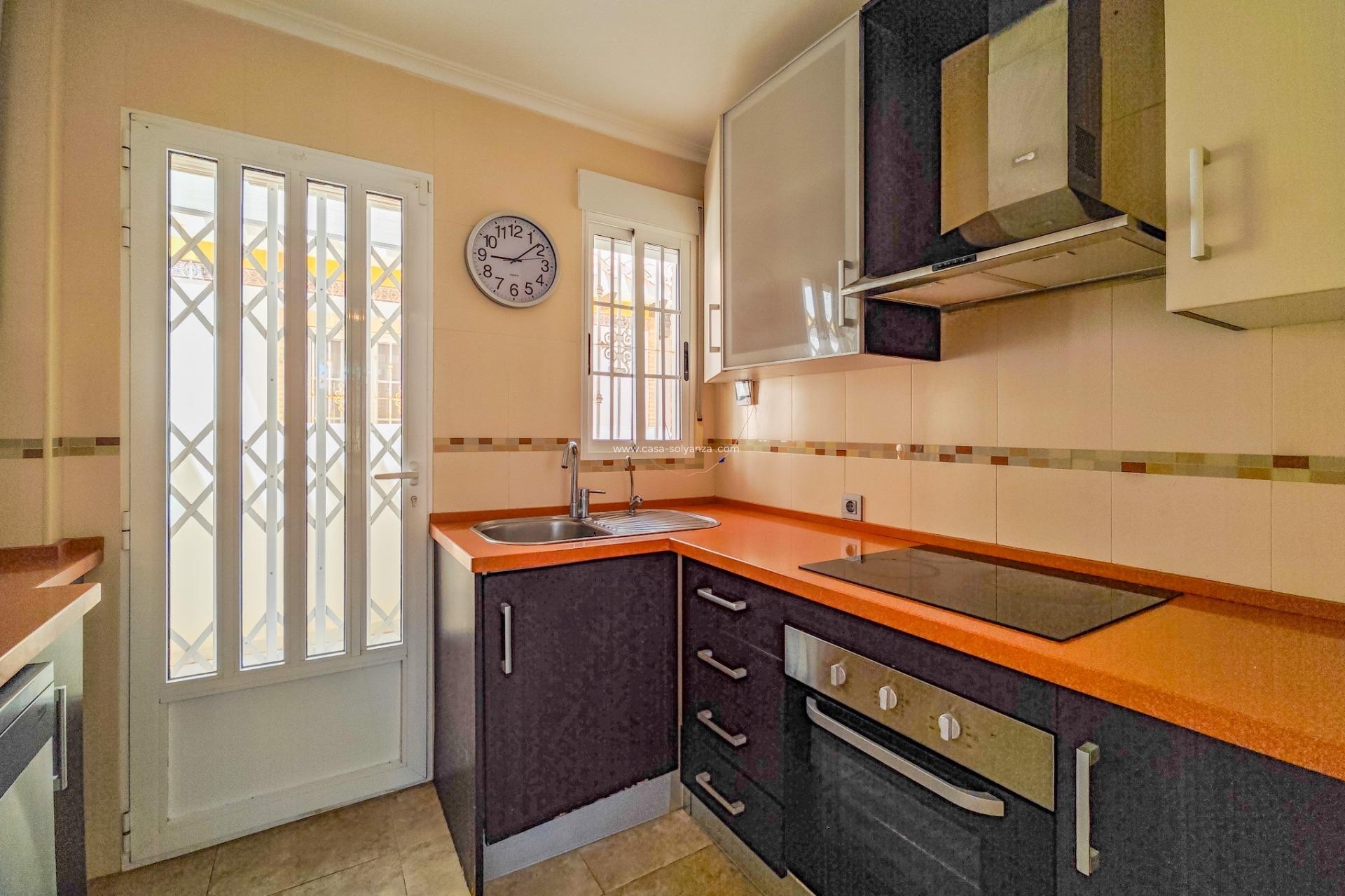 Resale - Villa - Torrevieja - La Mata