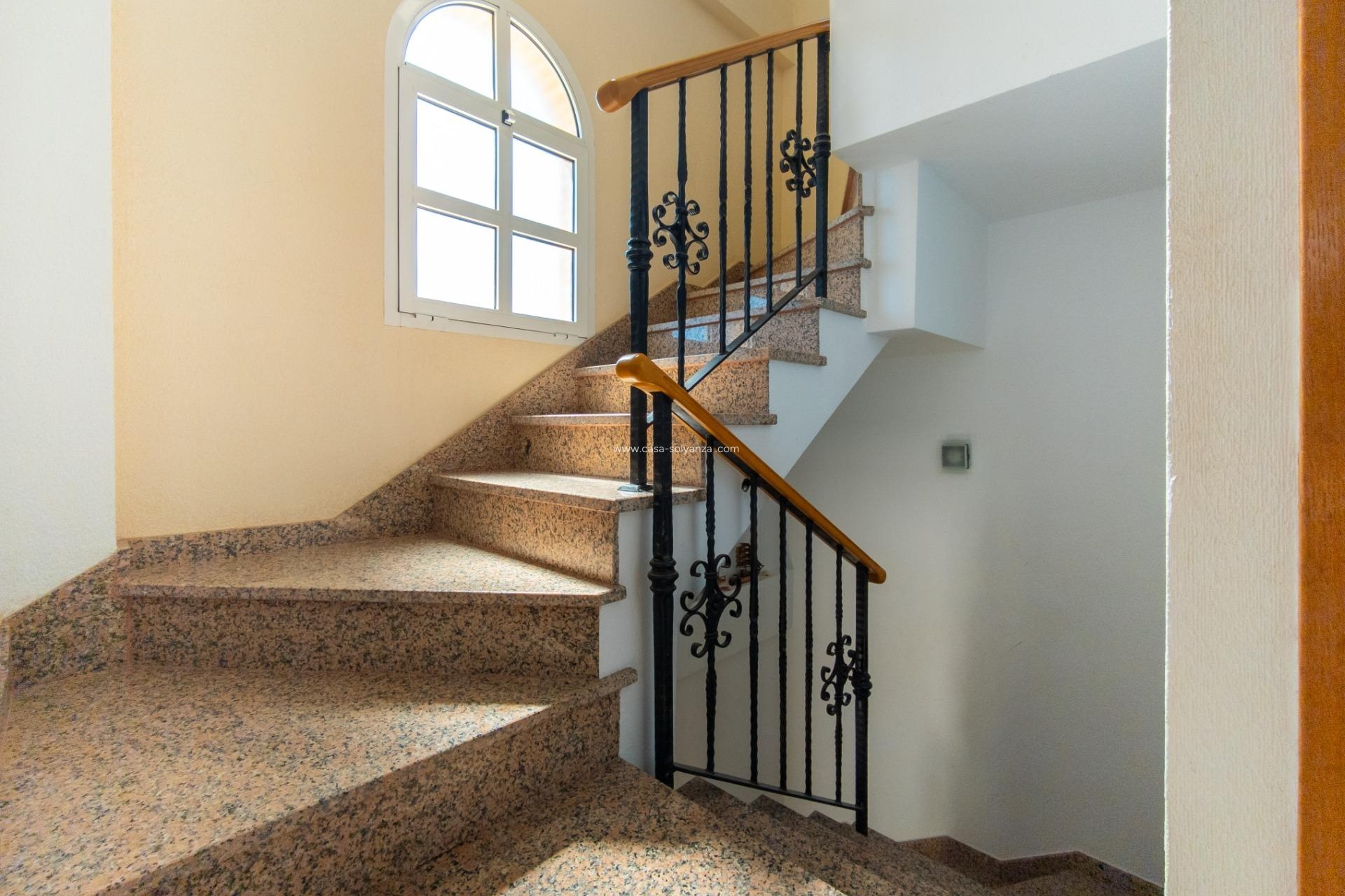 Resale - Villa - Torrevieja - La Mata