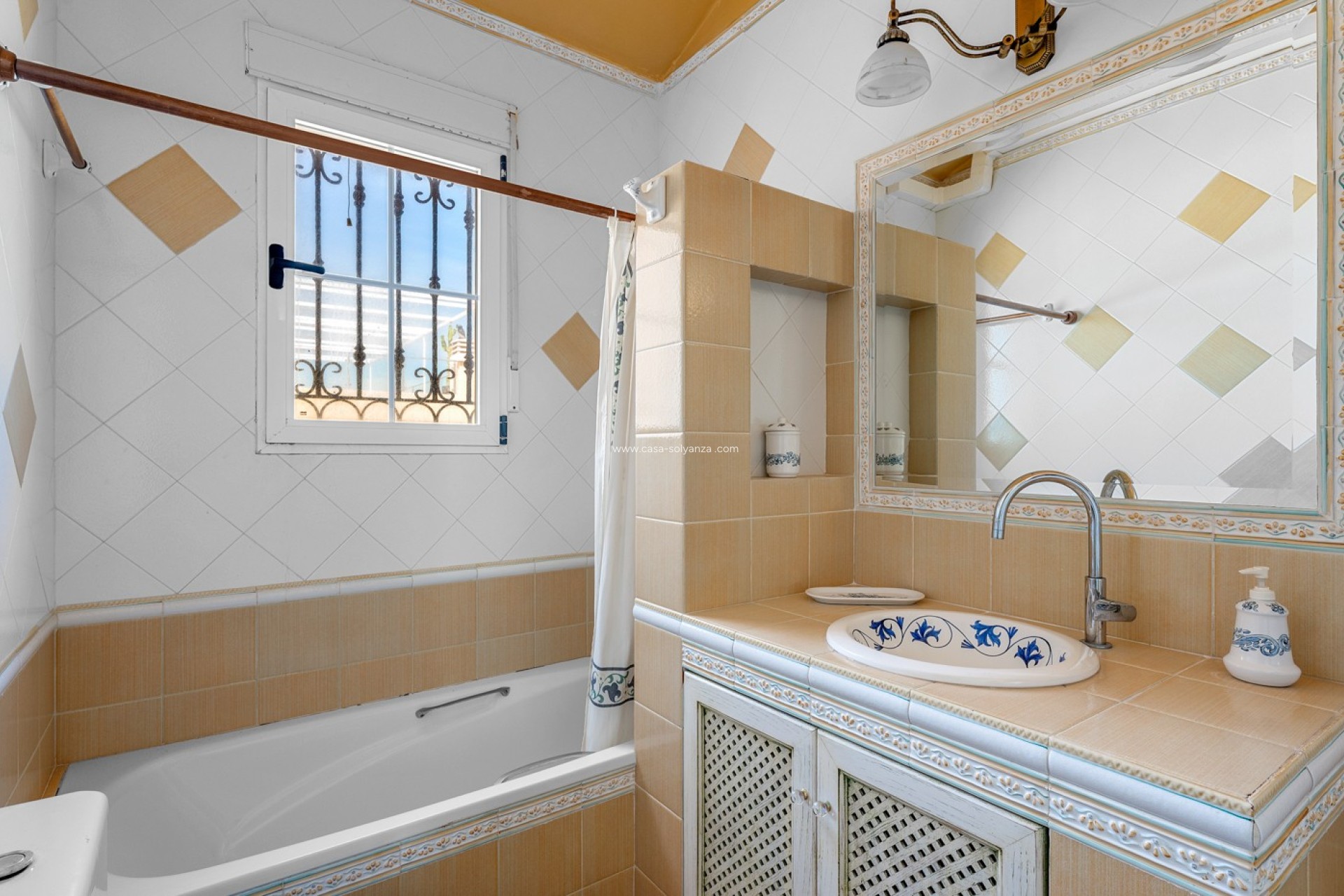 Resale - Villa - Torrevieja - La Mata