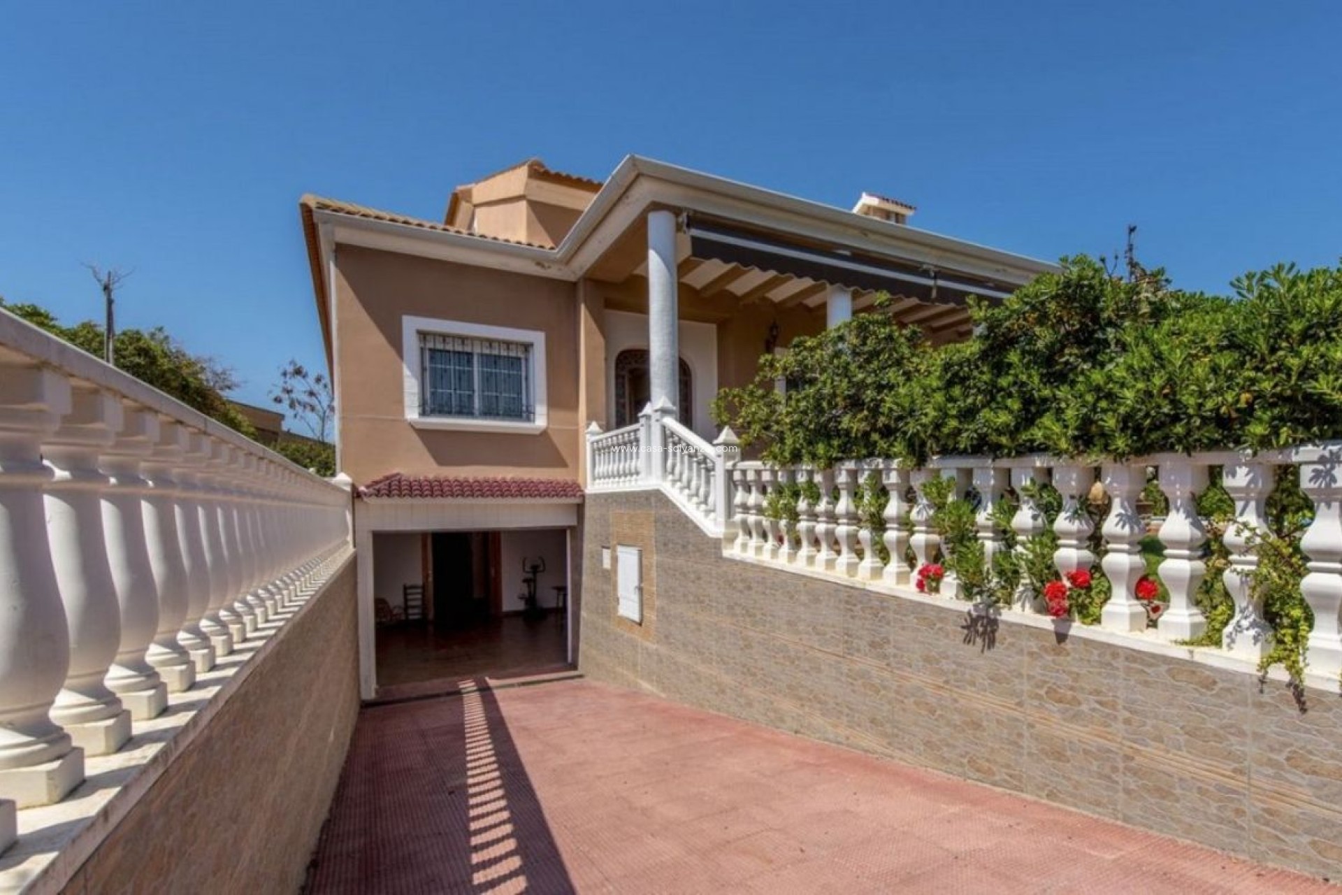 Resale - Villa - Torrevieja - La Mata