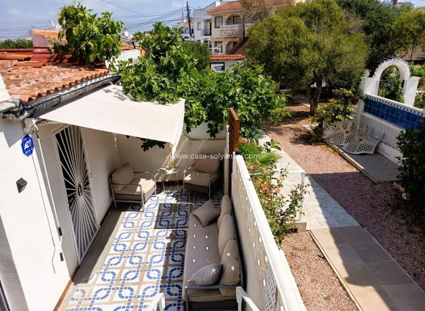 Resale - Villa - Torrevieja - La Siesta