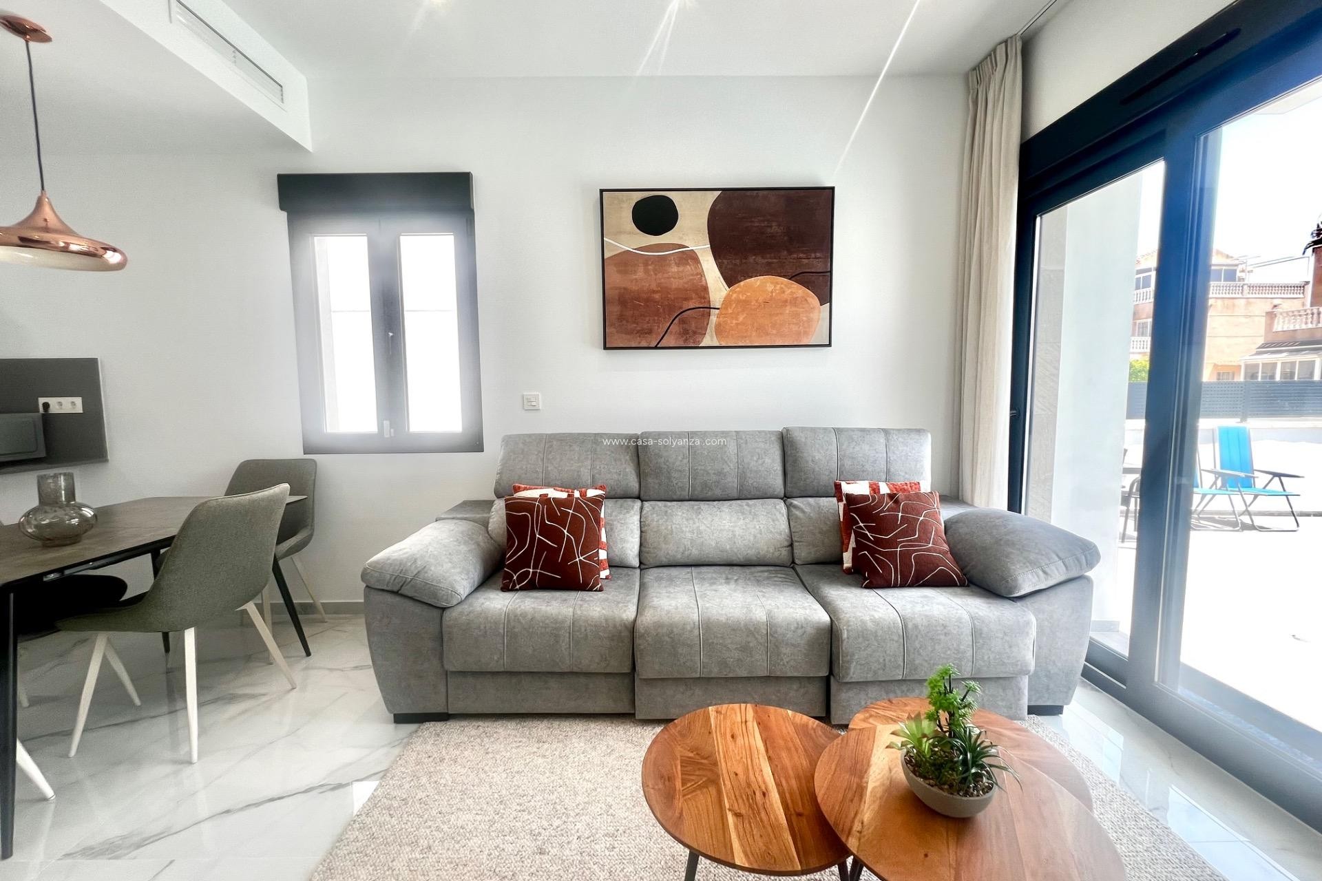 Resale - Villa - Torrevieja - La Siesta