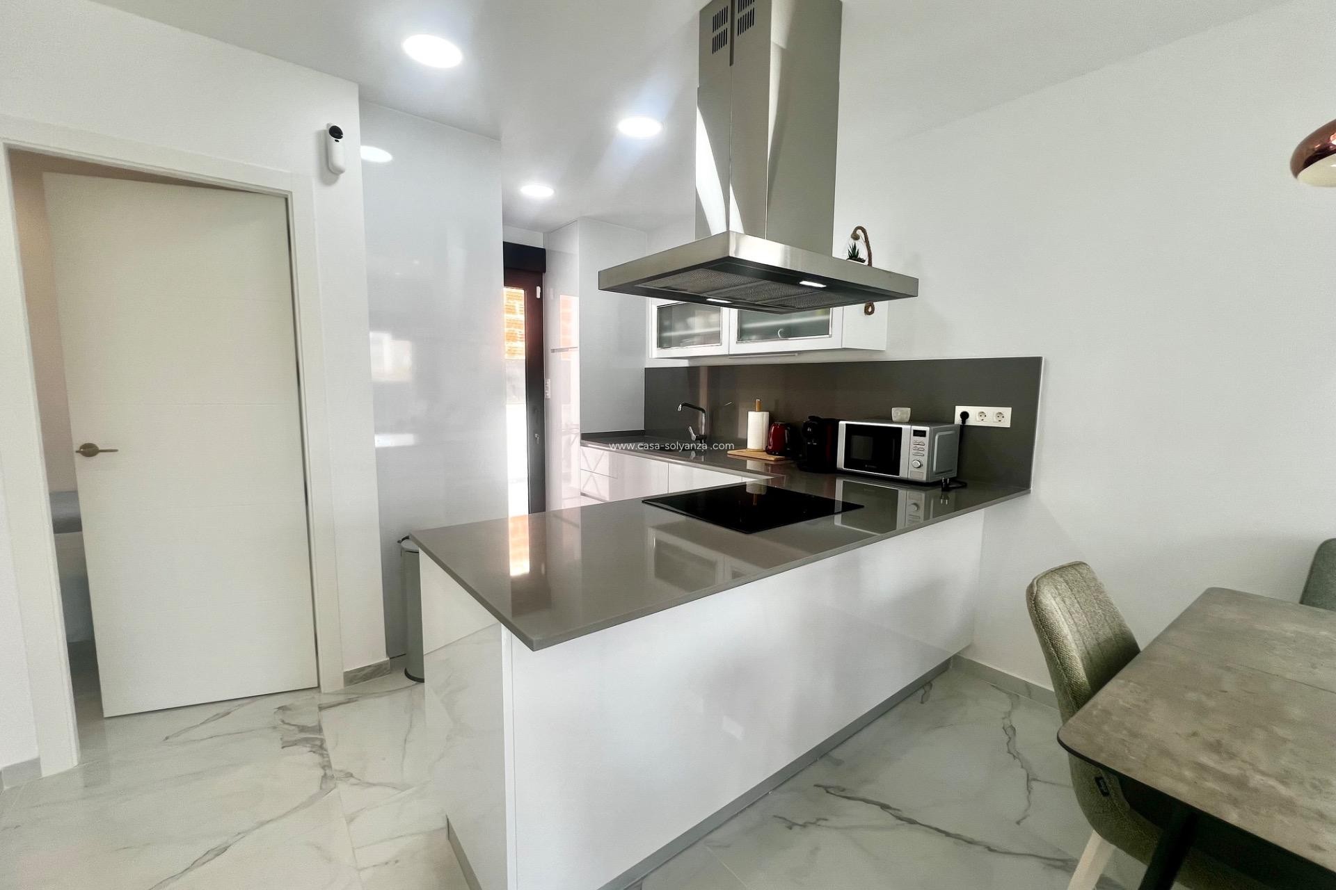 Resale - Villa - Torrevieja - La Siesta
