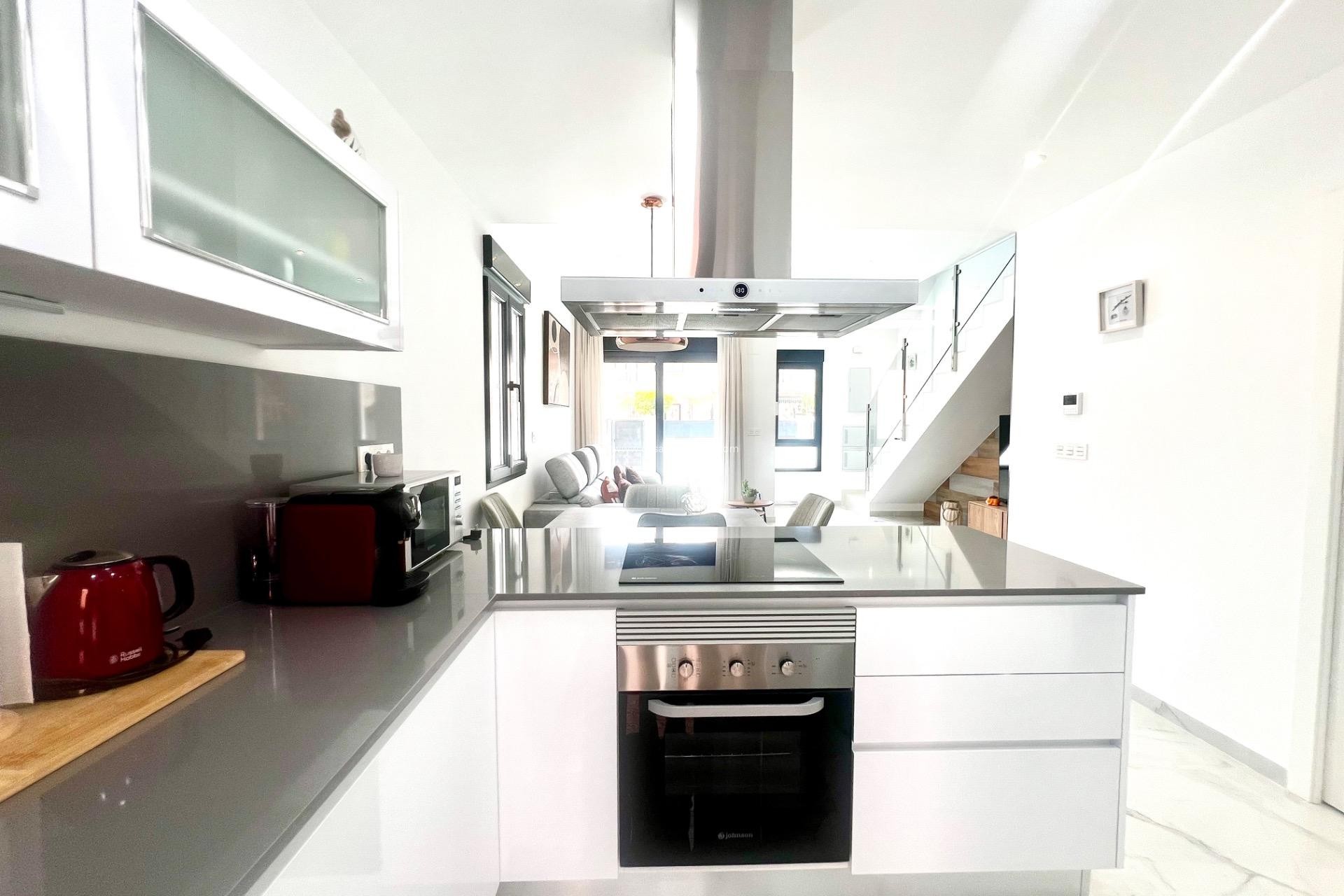 Resale - Villa - Torrevieja - La Siesta