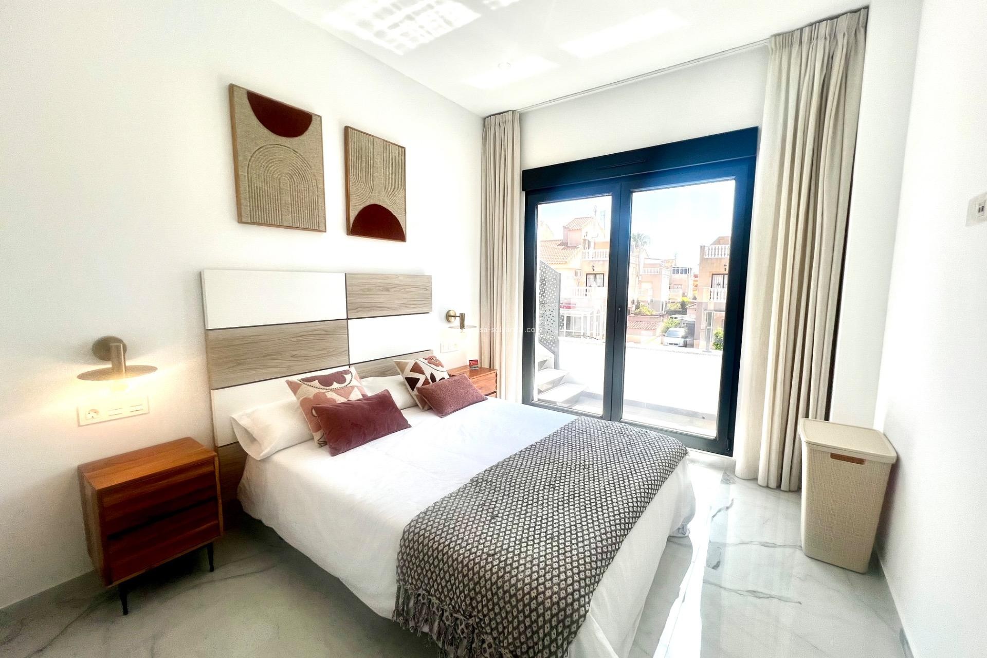 Resale - Villa - Torrevieja - La Siesta