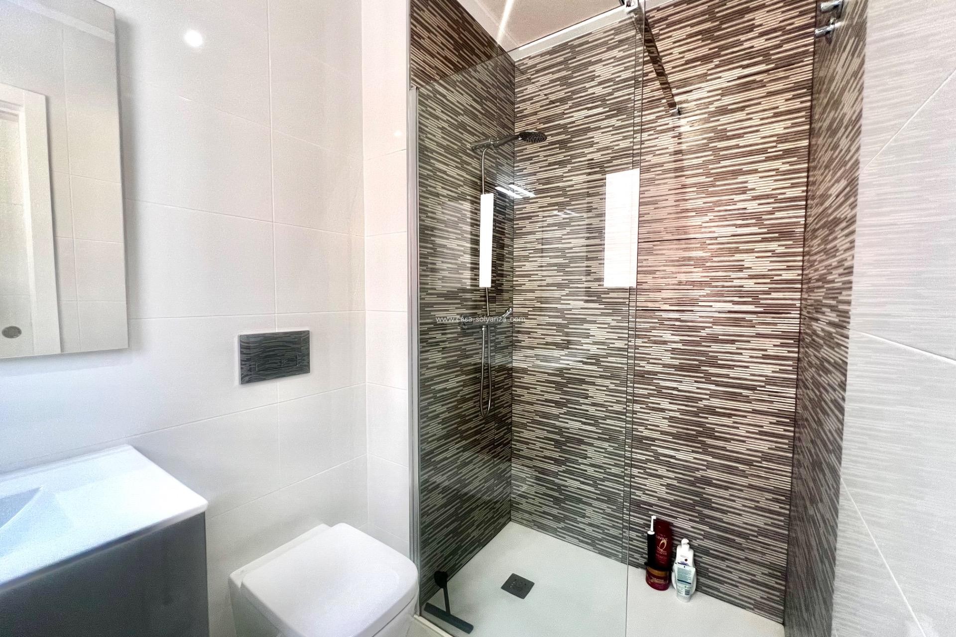 Resale - Villa - Torrevieja - La Siesta