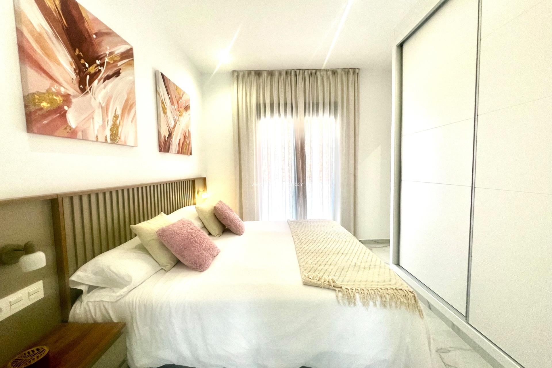 Resale - Villa - Torrevieja - La Siesta