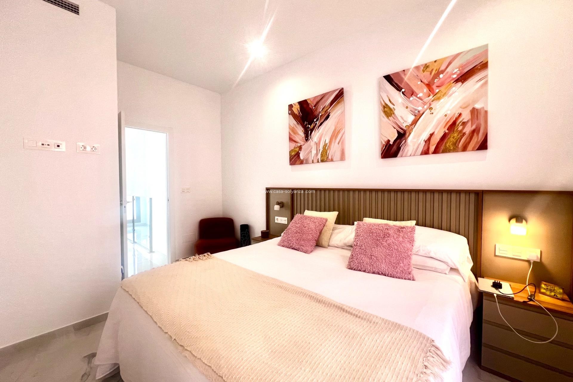 Resale - Villa - Torrevieja - La Siesta