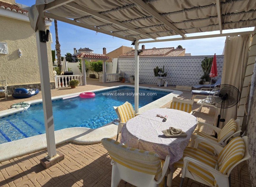 Resale - Villa - Torrevieja - La Siesta