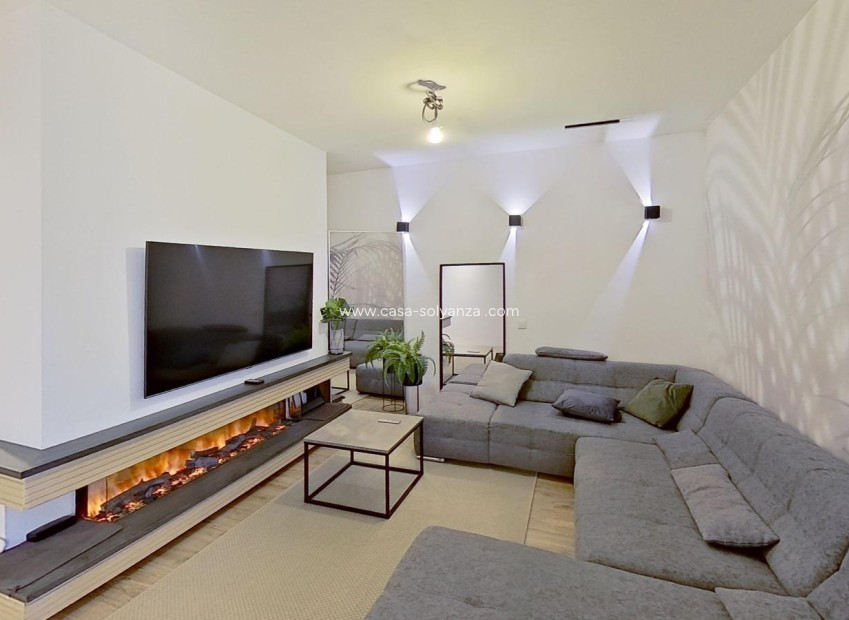 Resale - Villa - Torrevieja - La Siesta
