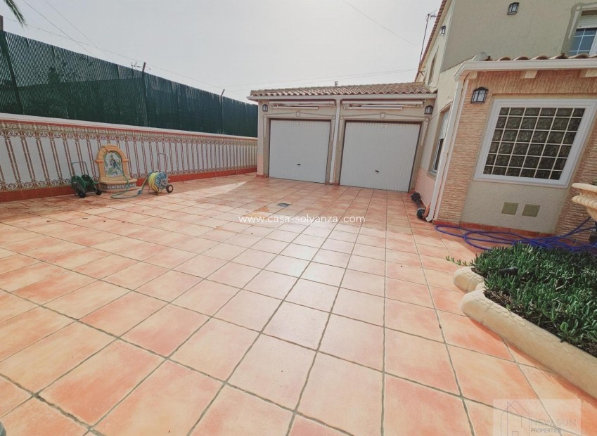 Resale - Villa - Torrevieja - La Siesta