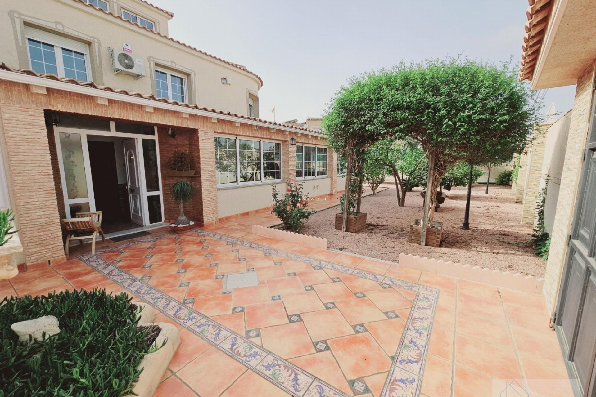 Resale - Villa - Torrevieja - La Siesta